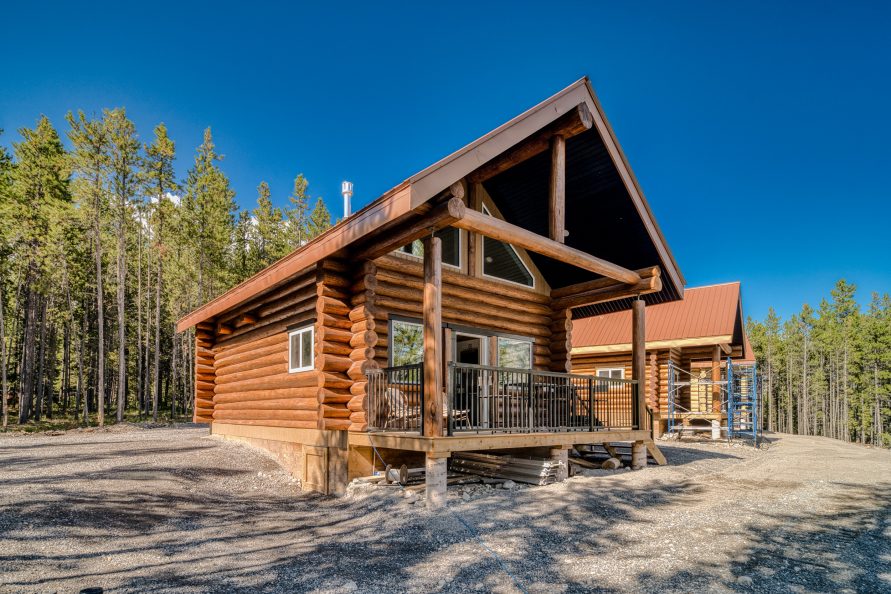 The Z Cabins luxury log cabin at Abraham Lake, Alberta